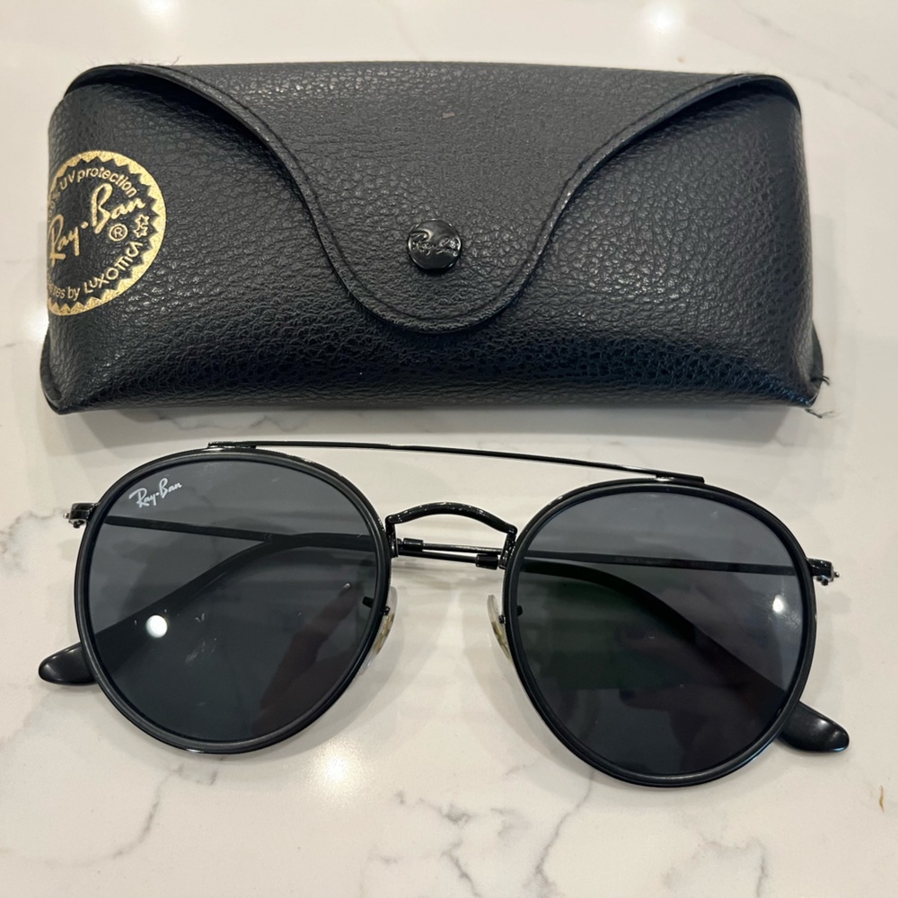 Ray Ban black round frames